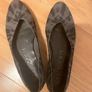 Black grey leopard flats size 7.5